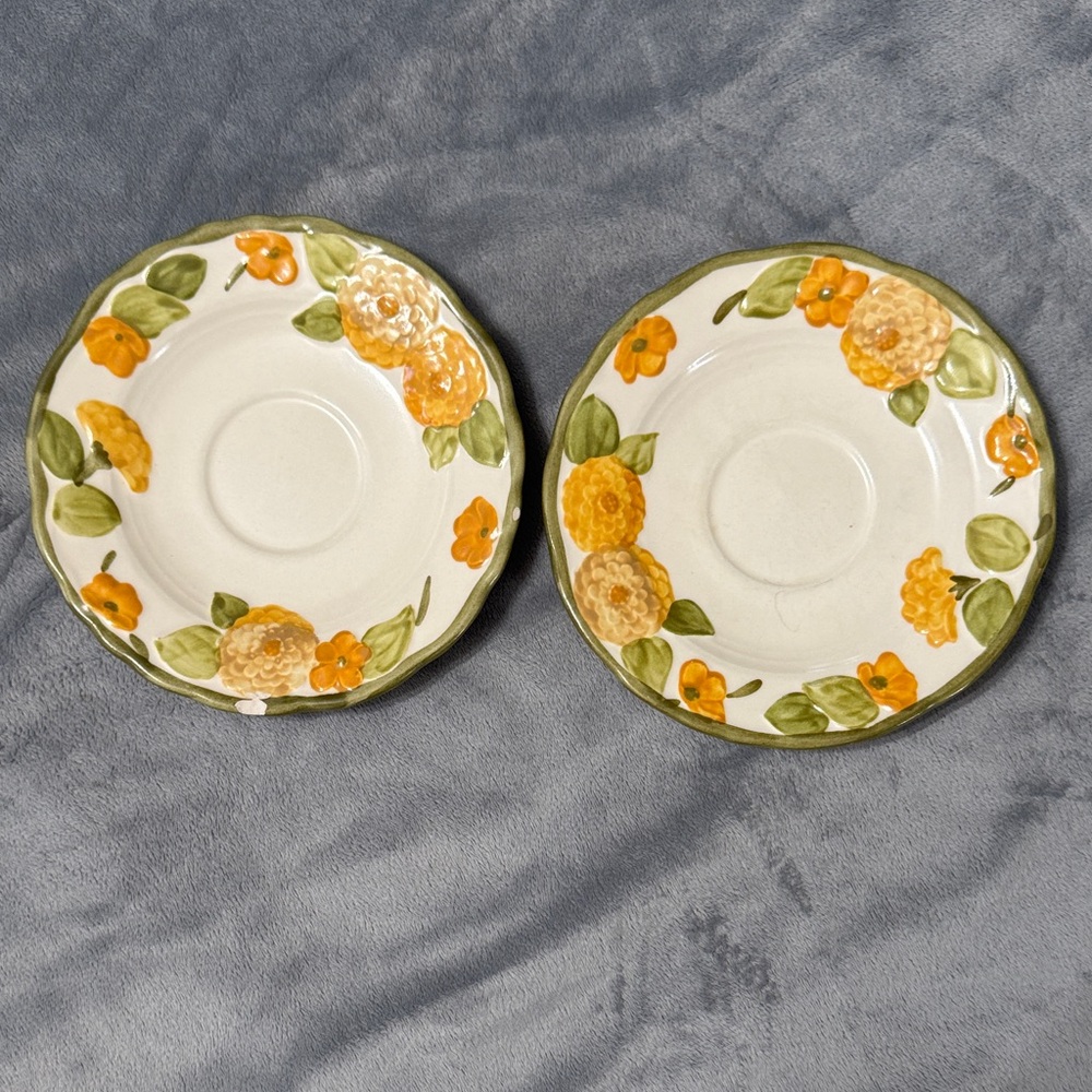 Vintage Metlox Poppytrail #1073 Sculpted Zinnia Flowers Set of 2 Saucers 6” Dish